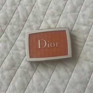 Dior backstage rosy glow blush 004 coral